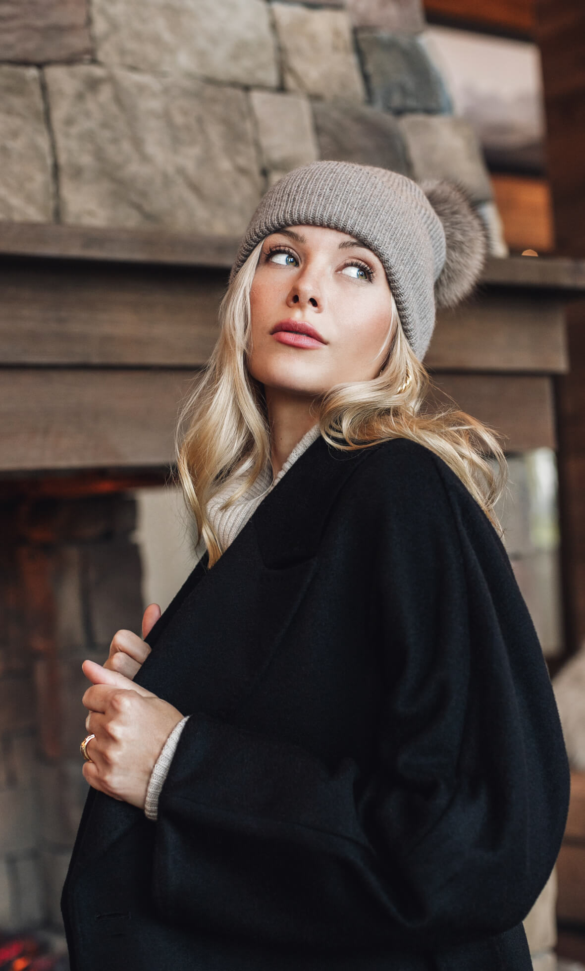 【みっちゃん】CASHMERE PON PON BEANIE Amicale 100% Real Cashmere Hat with Genuine Fox Fur Pom Pom