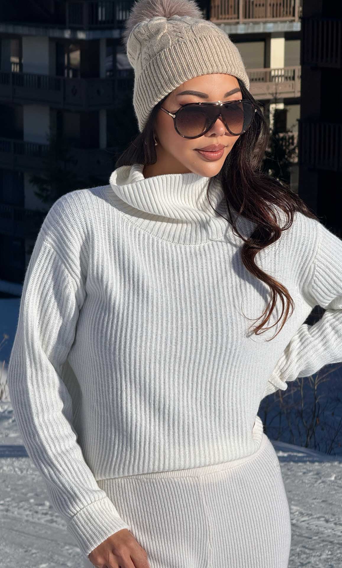 Tessa Cashmere Turtleneck Sweater - 100% Luxury Cashmere | Ravella